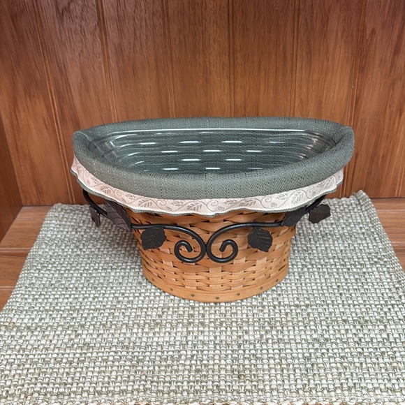 Longaberger 2005 Wrought Iron Hanger Wall Vase Basket w/Orotector & Liner - Picture 2 of 12